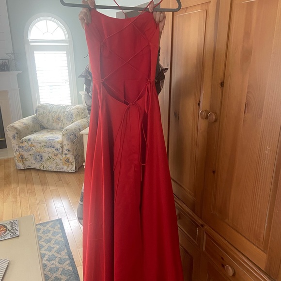 GORGEOUS RED GOWN!! Pockets, lace up back, stunning!!!! - Picture 3 of 11